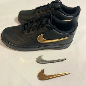 Boys Youth Size 7 Nike Air Force     "Removable Swoosh" AR7446 001
